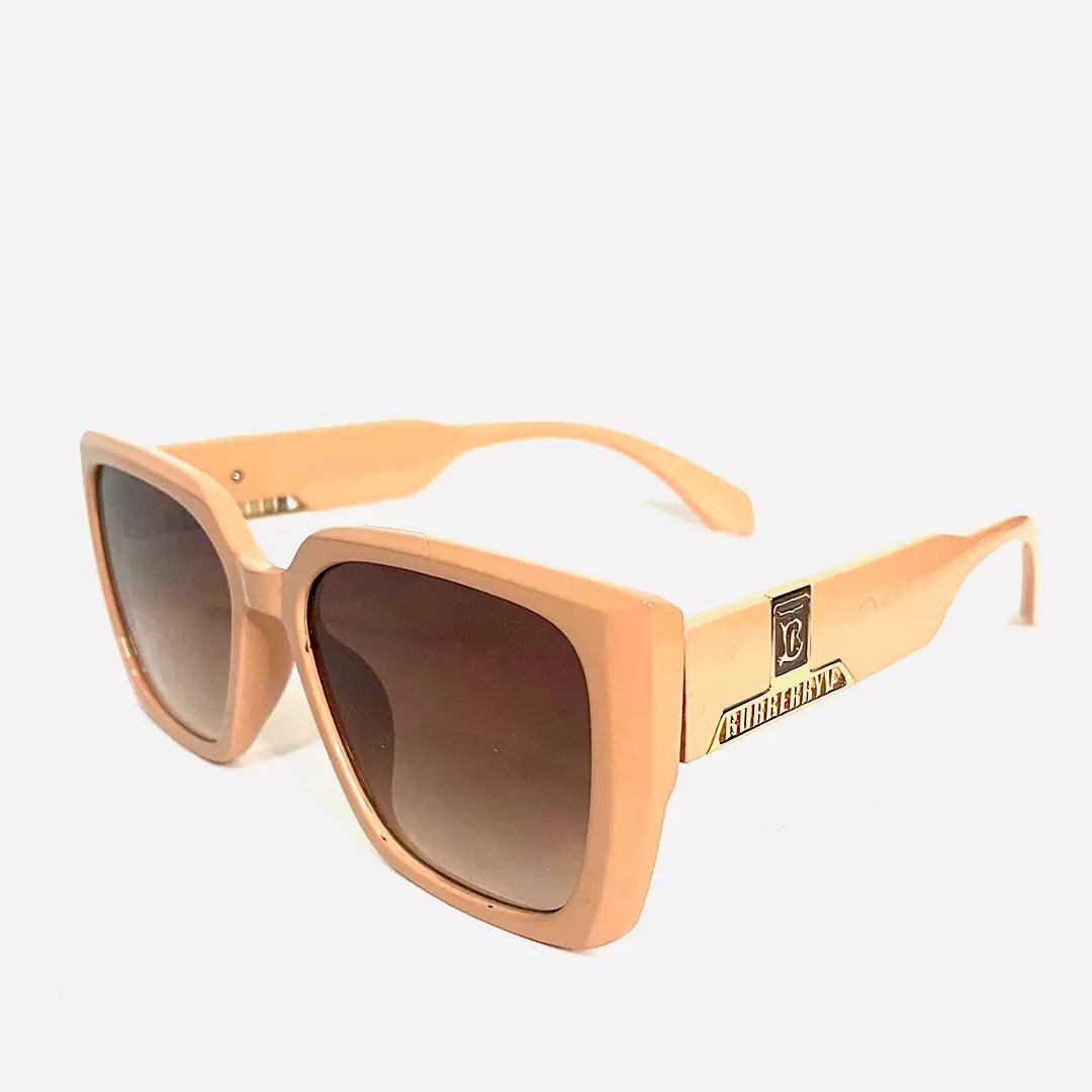 Óculos de sol Privalia Nude com armação quadrada em tom nude e lentes degradê marrons, proporcionando um estilo elegante e moderno.